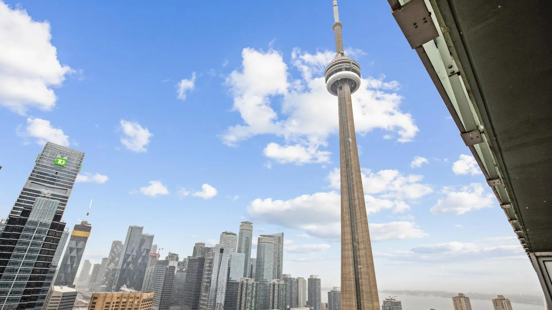 2Bed 2Bath Cn Tower View Apartment Toronto