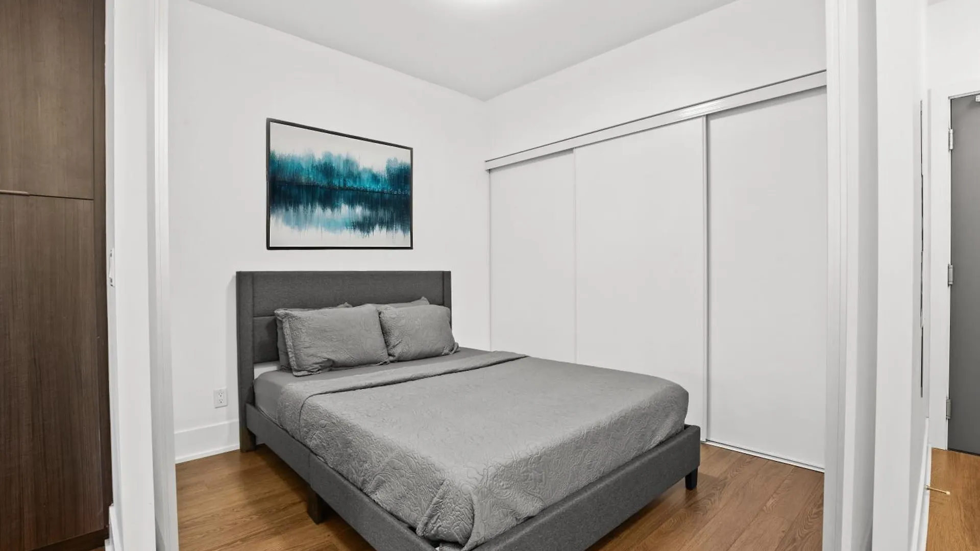 2Bed 2Bath Cn Tower View Apartment Toronto