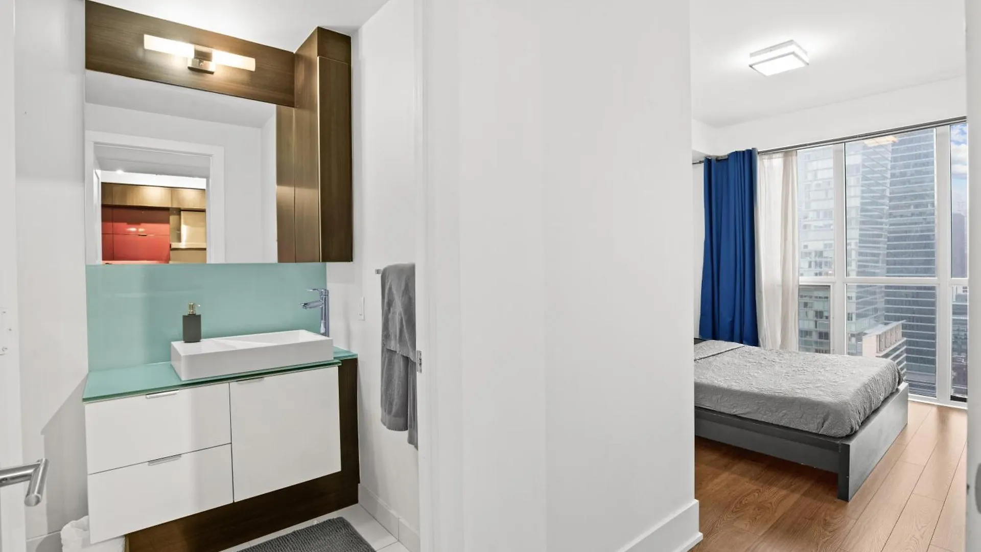 2Bed 2Bath Cn Tower View Apartment Toronto